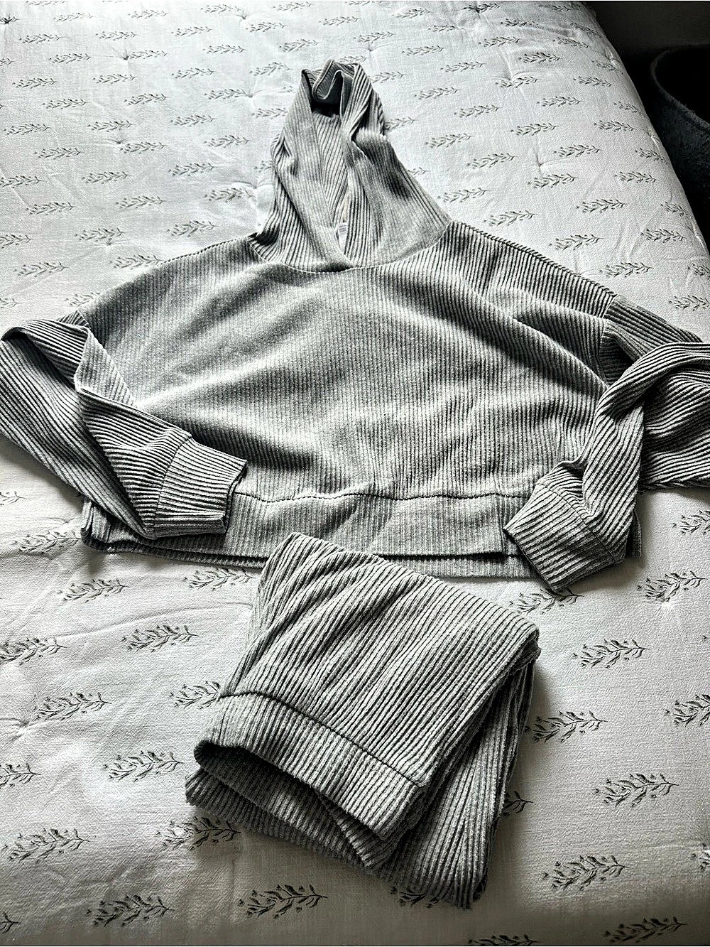 Alo Yoga Muse Hoodie and Sweatpant Set Ribbed Gray Medium